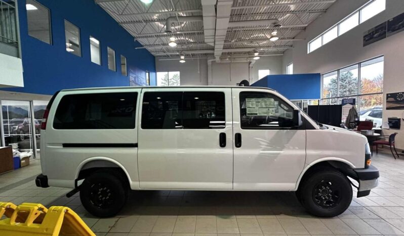 
								2025 GMC Savana Cargo 2500 Regular full									