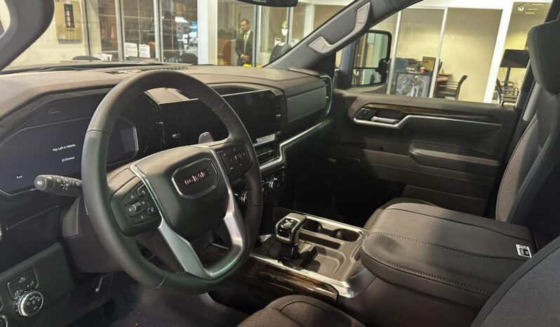 2026 GMC Sierra 1500 Crew Cab Standard full