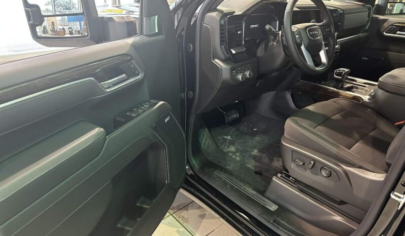 2026 GMC Sierra 1500 Crew Cab Standard full