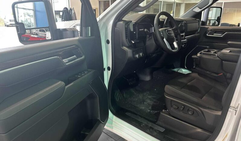 2026 GMC Sierra 2500 Crew Cab Standard full