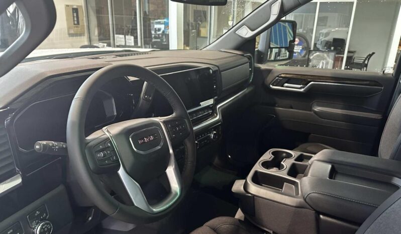 2026 GMC Sierra 1500 Crew Cab Standard full