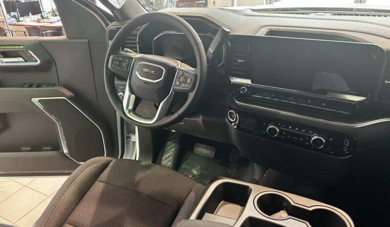 2026 GMC Sierra 1500 Crew Cab Standard full