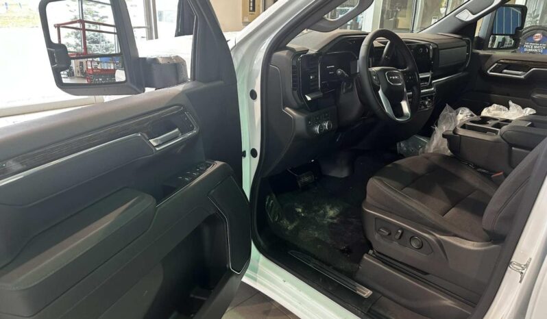 2026 GMC Sierra 1500 Crew Cab Standard full