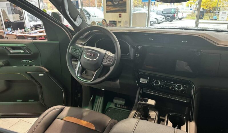 2026 GMC Sierra 1500 Crew Cab Standard full