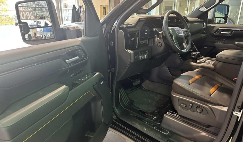 2026 GMC Sierra 1500 Crew Cab Standard full