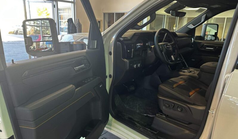 
								2026 GMC Sierra 2500 Crew Cab Standard full									