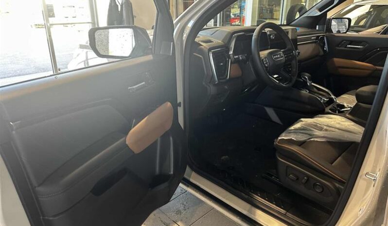 
								2026 GMC Canyon Crew Cab Short Box 4-Wheel Drive AT4 full									