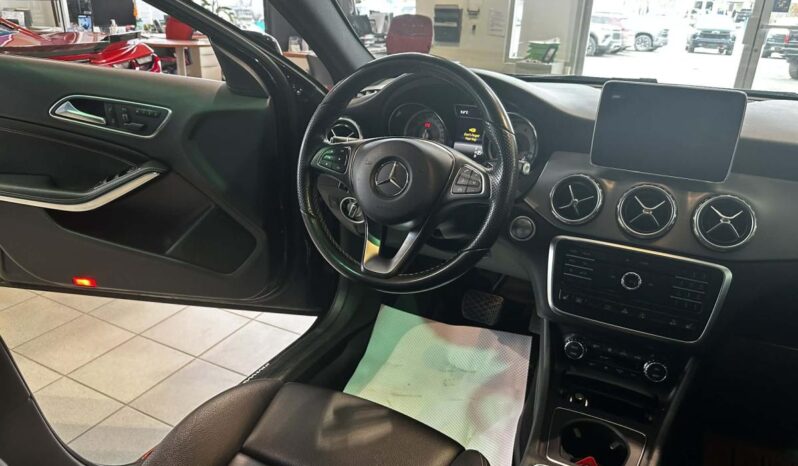 
								2016 Mercedes-Benz GLA250 Awd Suv full									