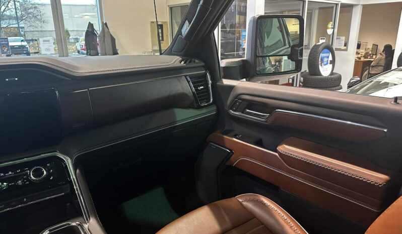 
								2024 GMC Sierra 3500 4wd Crew Cab Long full									