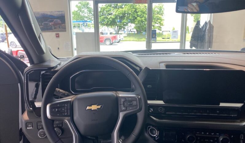 
								2025 Chevrolet Silverado 1500 Crew Cab Standard full									