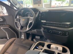 
										2025 Chevrolet Silverado 1500 Crew Cab Standard full									