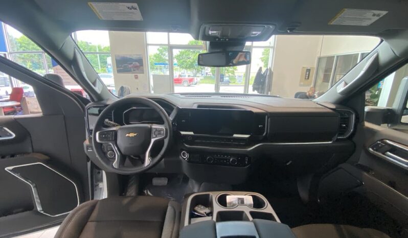 
								2025 Chevrolet Silverado 1500 Crew Cab Standard full									