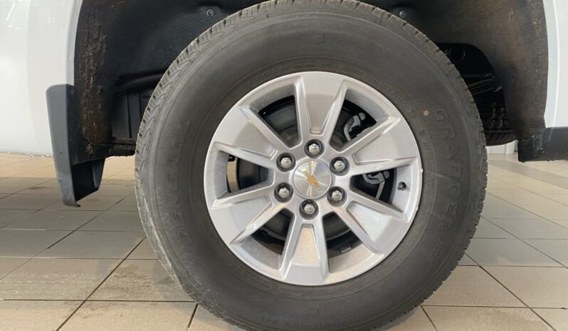 
								2025 Chevrolet Silverado 1500 Crew Cab Standard full									