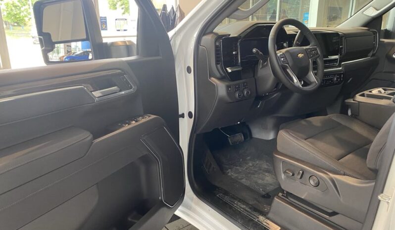 
								2025 Chevrolet Silverado 1500 Crew Cab Standard full									