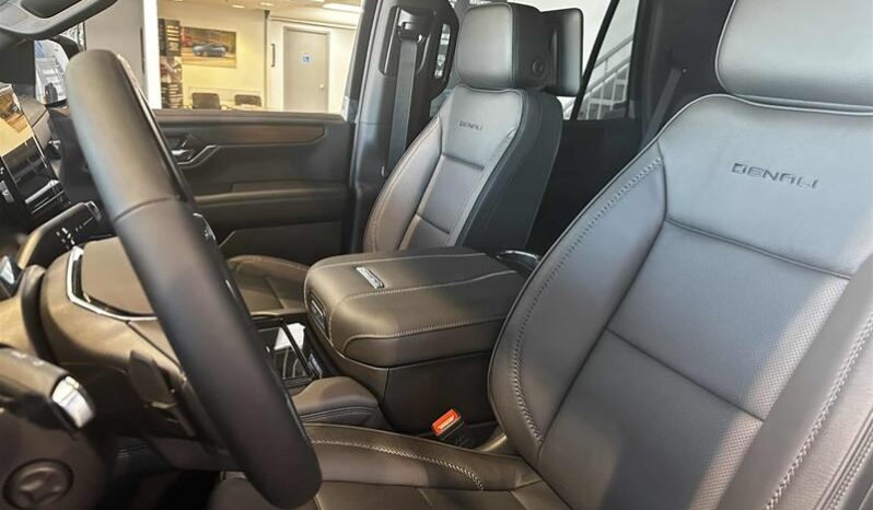 
								2025 GMC Yukon 4wd 4dr Denali full									