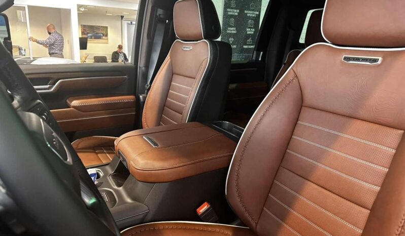 
								2026 GMC Sierra 3500 4wd Crew Cab Long full									