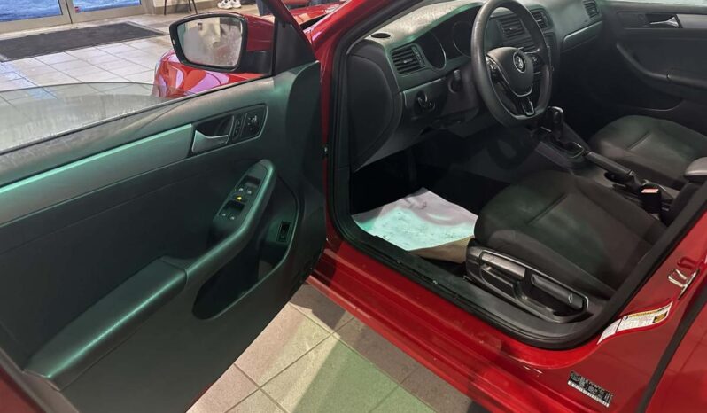 
								2015 Volkswagen Jetta Trendline Plus 2.0 full									