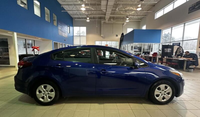 
								2017 Kia Forte Lx – At full									