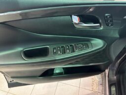 
										2022 Hyundai Santa Fe Plug-In Hybrid Luxury full									