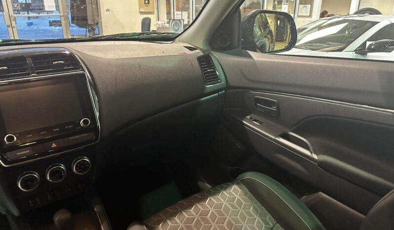 
								2024 Mitsubishi RVR Se Awc full									