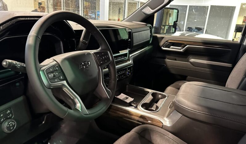 
								2026 Chevrolet Silverado 2500 4wd Crew Cab full									