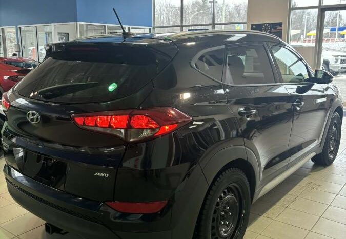 
								2017 Hyundai Tucson Awd 2.0l Premium full									