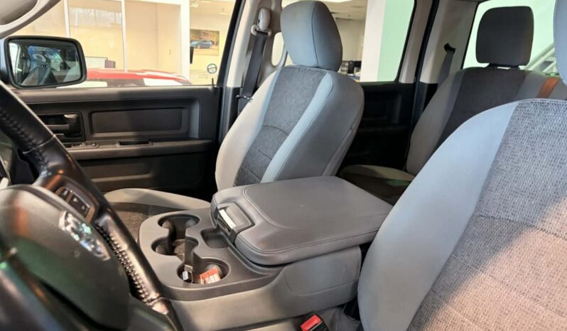 
								2020 RAM 1500 St 140.5″ Wb 5’7 full									