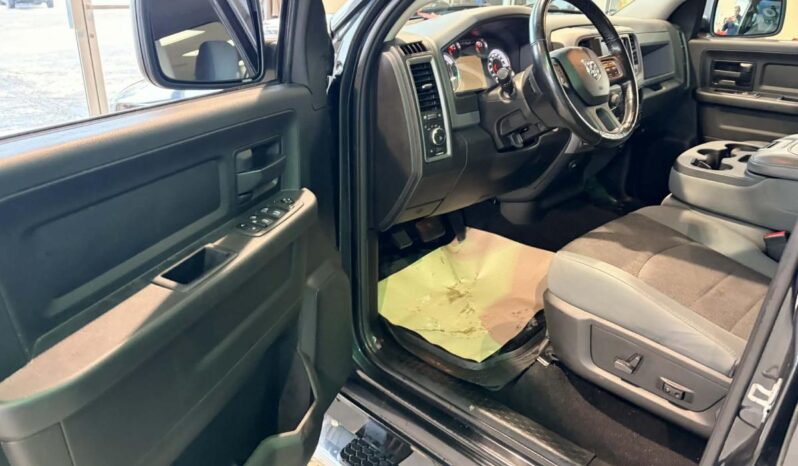 
								2020 RAM 1500 St 140.5″ Wb 5’7 full									