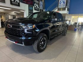2023 Chevrolet Silverado 1500 Crew Cab 4×4 ZR2 / Short Box
