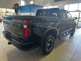 2023 Chevrolet Silverado 1500 Crew Cab 4×4 ZR2 / Short Box