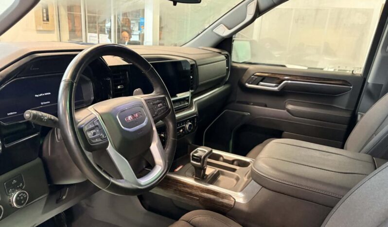 
								2023 GMC Sierra 1500 Elevation full									