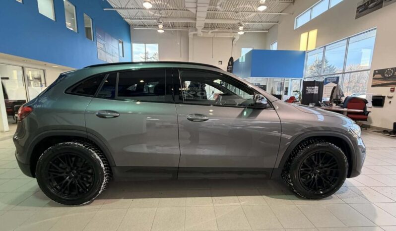 
								2023 Mercedes-Benz GLA 4matic Suv full									