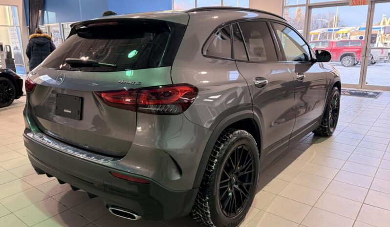 
								2023 Mercedes-Benz GLA 4matic Suv full									