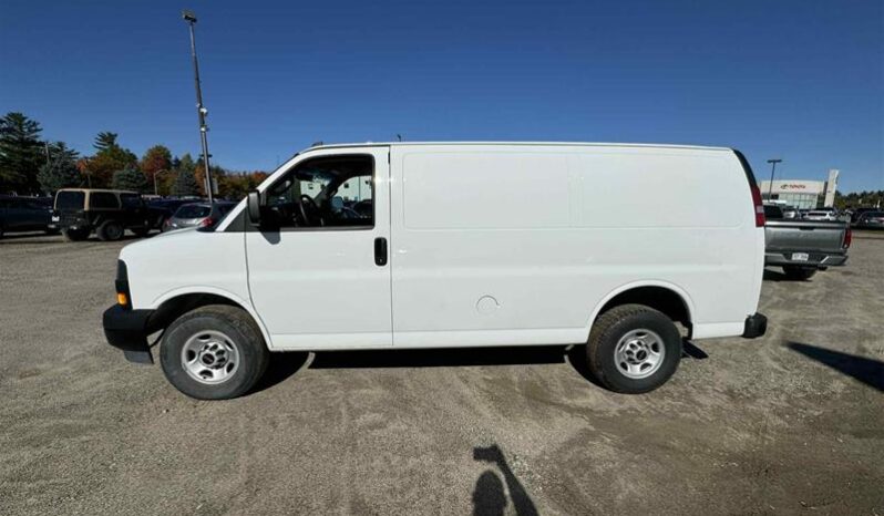 
								2024 GMC Savana Cargo 2500 Regular Wheelbase Rear-Wheel Drive full									