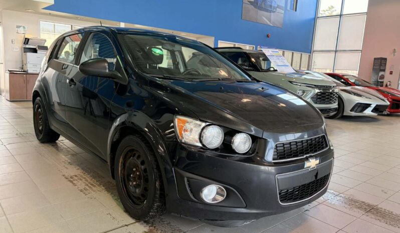 
								2015 Chevrolet Sonic 4 Lt – 5mt full									
