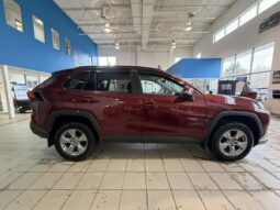 
										2022 Toyota RAV4 Xle Awd full									