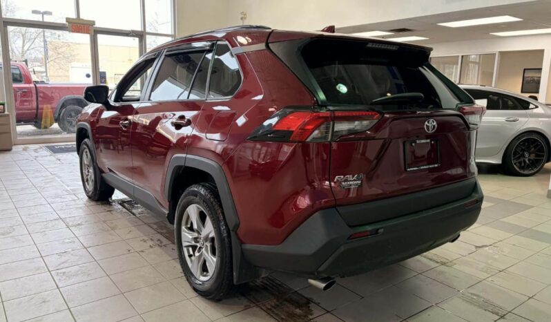 
								2022 Toyota RAV4 Xle Awd full									