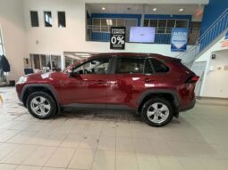 
										2022 Toyota RAV4 Xle Awd full									