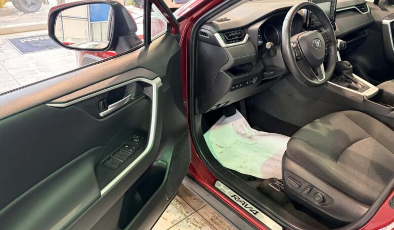 
								2022 Toyota RAV4 Xle Awd full									