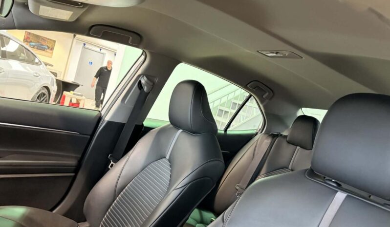 
								2024 Toyota Camry SE full									