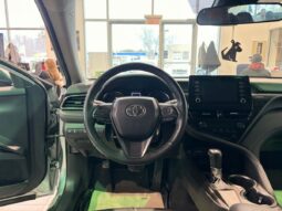 
										2024 Toyota Camry SE full									