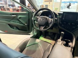 
										2024 Toyota Camry SE full									