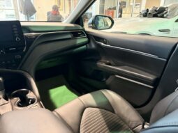 
										2024 Toyota Camry SE full									