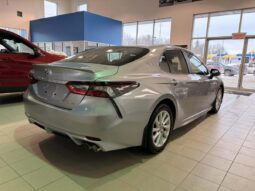 
										2024 Toyota Camry SE full									