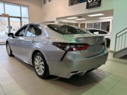 
										2024 Toyota Camry SE full									