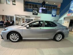 
										2024 Toyota Camry SE full									