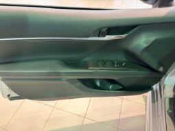 
										2024 Toyota Camry SE full									