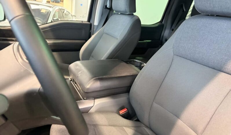 
								2025 Ford F-150 Lightning Xlt 4wd Supercrew full									