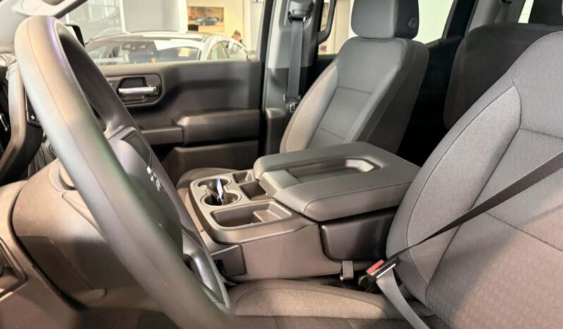 
								2026 Chevrolet Silverado 1500 Crew Cab Standard full									