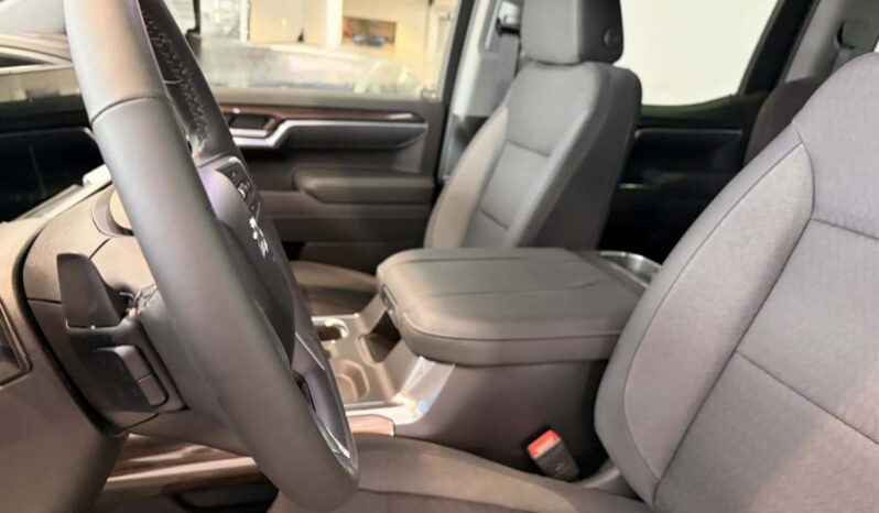 
								2026 Chevrolet Silverado 1500 Crew Cab Standard full									